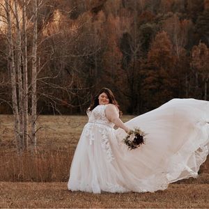 Stella York Plus size Wedding Dress 6993 Lace Ball Gown with sparkle tulle